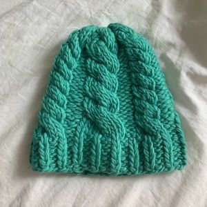 Vintage turquoise cable wool beanie